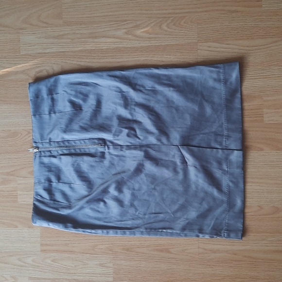 Skirt - Picture 4 of 8